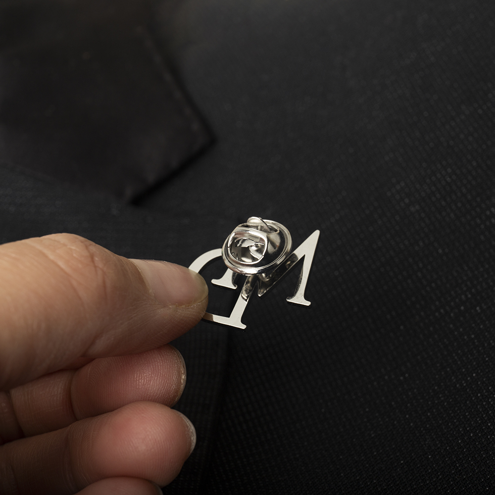 Tangula Custom Initials Brooch - Men'S Grooming For Wedding recension och pris